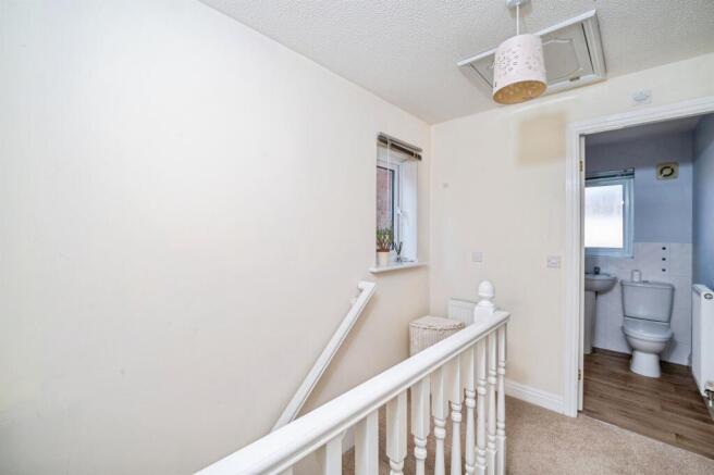 3 bed Semi-Detached for sale Image 7