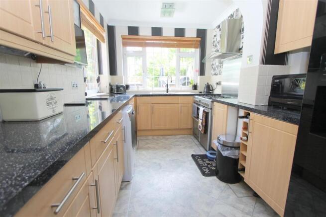 kitchen 2.JPG