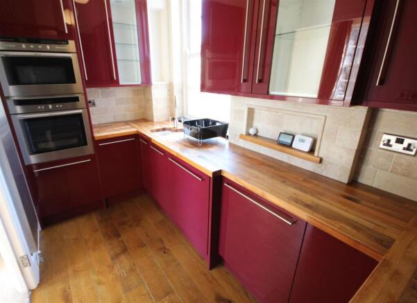 Kitchen 2.JPG