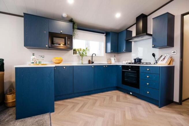 2 bed Bungalow for sale Image 8