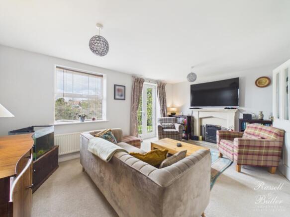 CAM01995G0-PR0427-STILL010