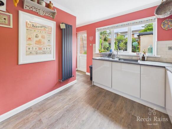 3 bed Semi-Detached for sale Image 10