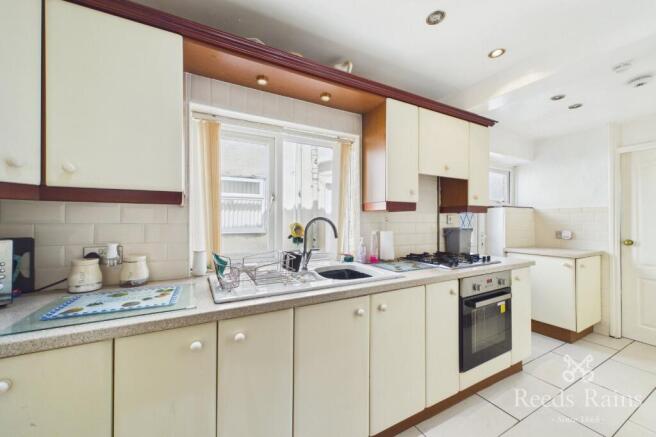 3 bed Semi-Detached for sale Image 8
