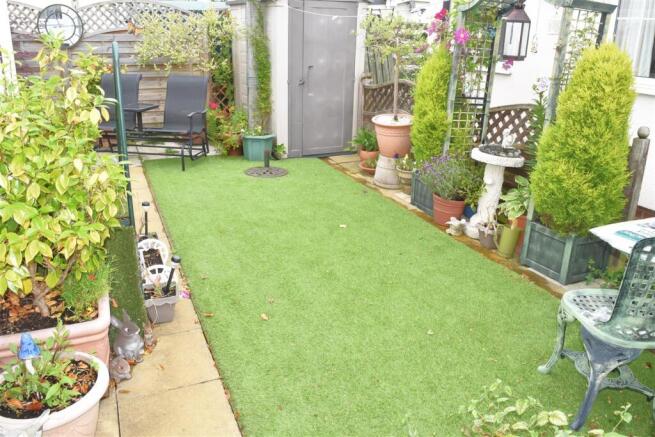 SIDE + REAR GARDEN