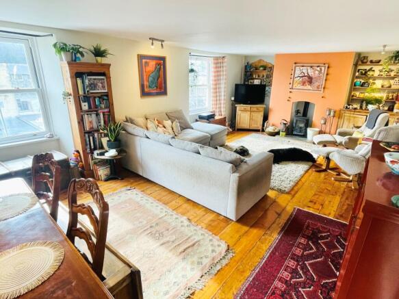 Spacious Sitting Room