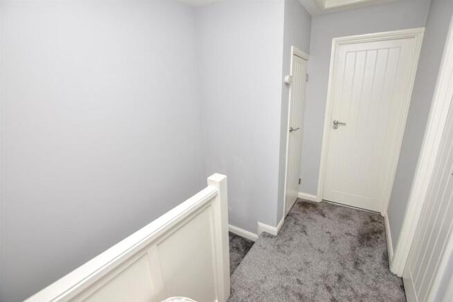 FIRST FLOOR LANDING