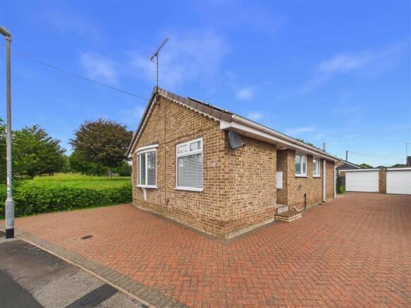 3 bed Detached Bungalow for sale Image 12
