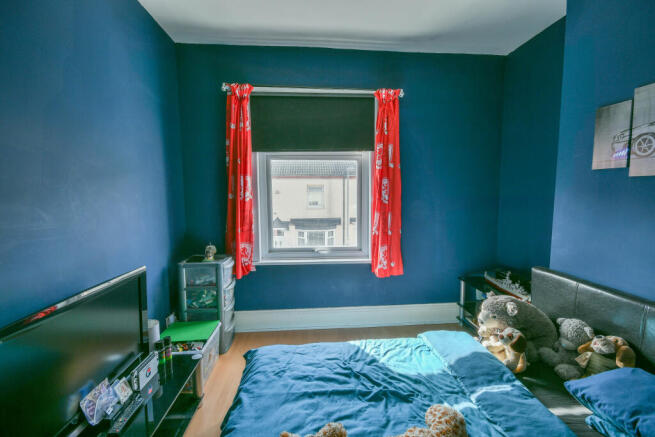 3 bed Terraced for sale Image 11
