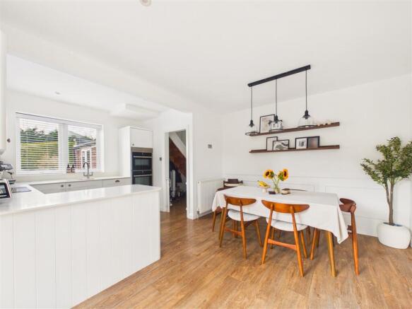 3 bed Semi-Detached for sale Image 4