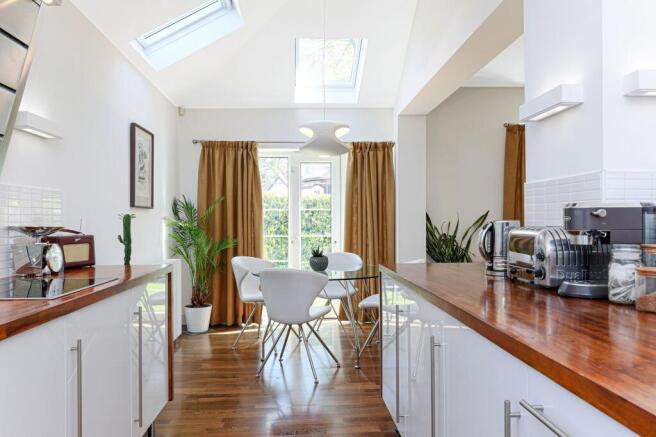 4 bed Detached for sale Image 6