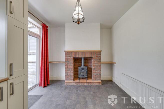 4 bed Semi-Detached for sale Image 6