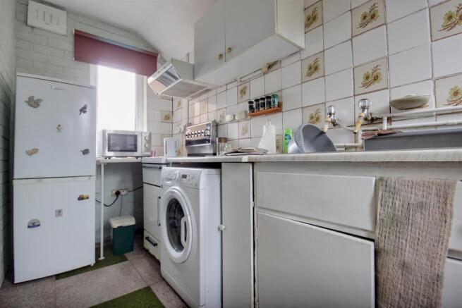 2 bed Semi-Detached for sale Image 4