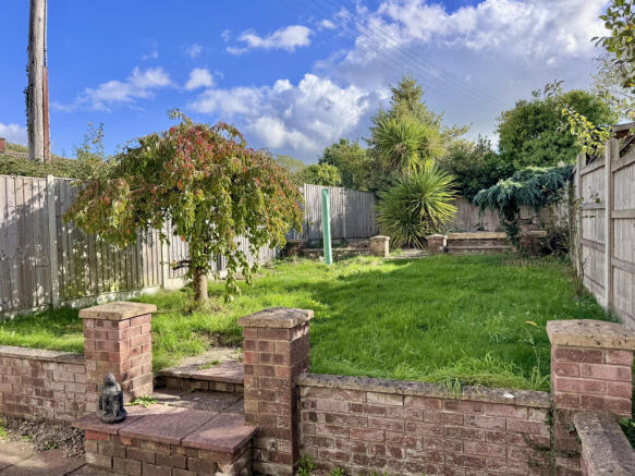 Enclosed Garden | Pond