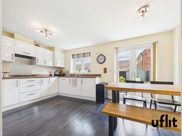 3 bed Semi-Detached for sale Image 8