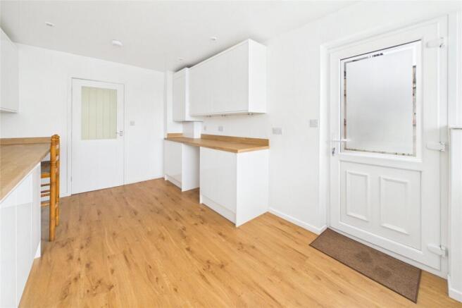 3 bed Semi-Detached for sale Image 4