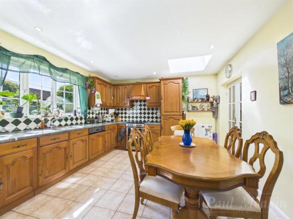 Kitchen/ DIner