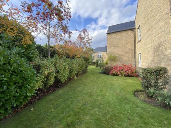 1 bed Apartment for sale Image 12