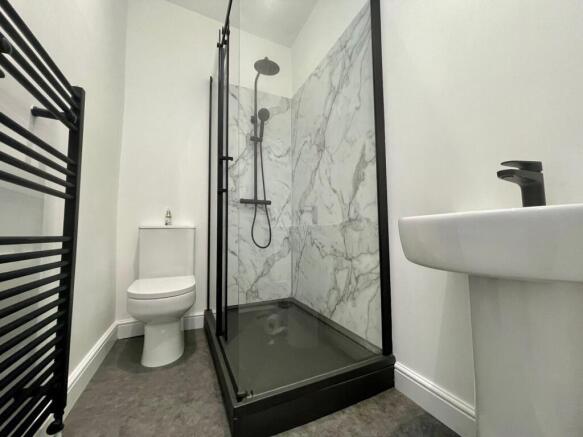 2 bed Terraced to rent Image 11