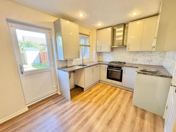 Dorking Place, Shenley Brook End, MK5 photo 4