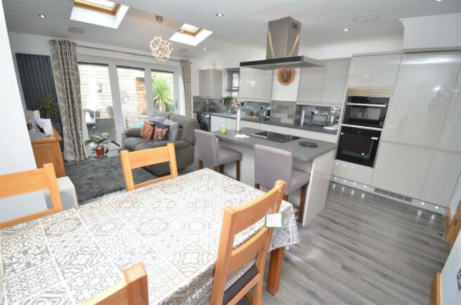 KITCHEN/ FAMILY ROOM