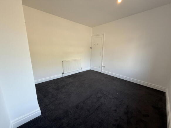 3 bed Terraced to rent Image 12