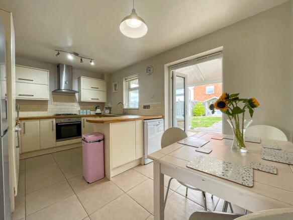 Kitchen & Dining Room