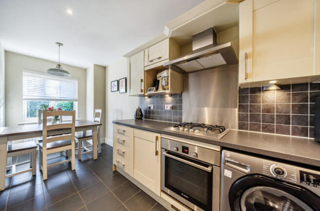 1415768-28-6992f5...