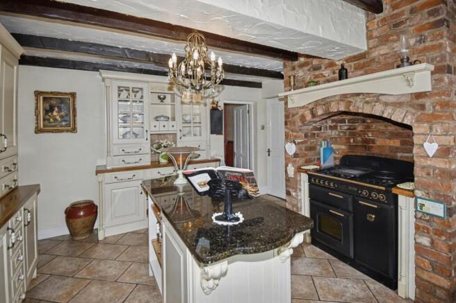 4 bed Detached for sale Image 4