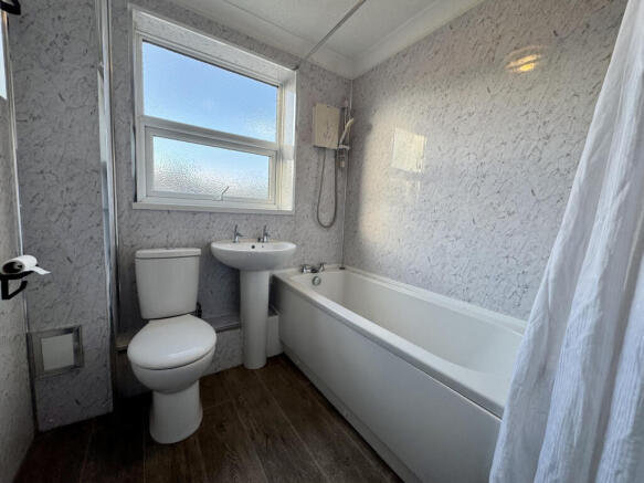 2 bed Flat for sale Image 4