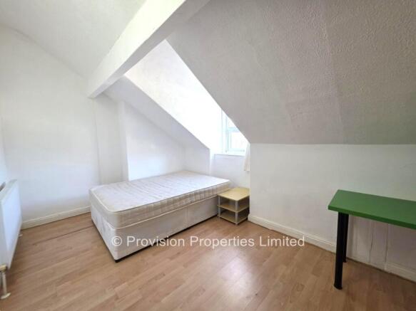 6 bed Terraced to rent Image 9