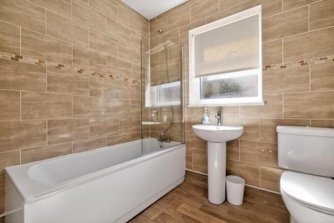 3 bed Terraced for sale Image 11