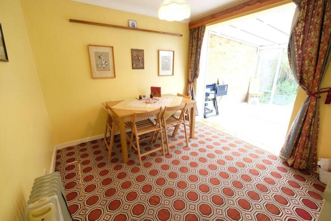 KITCHEN/DINING ROOM