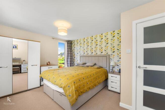 4 bed Detached for sale Image 7