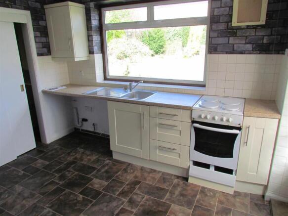 2 bed Detached Bungalow for sale Image 5