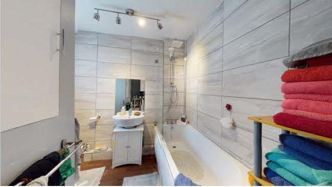 Church Street 65 - Bathroom T202109141418.jpg