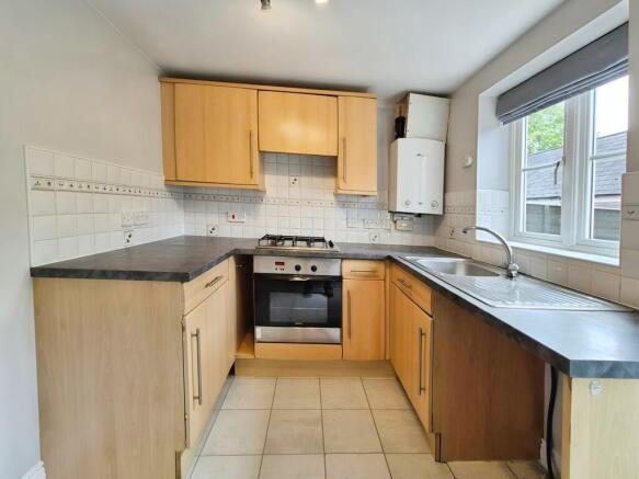 0142bb38-10000295...