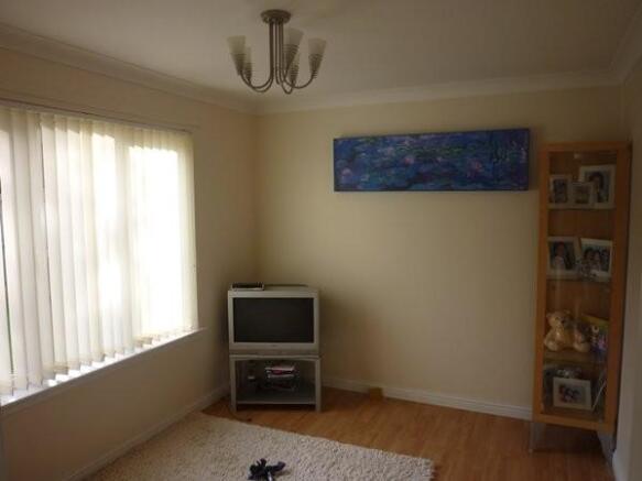 FAMILY /DINING ROOM
