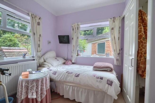 4 bed Semi-Detached for sale Image 11
