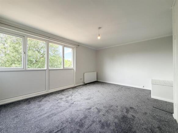 2 bed Apartment to rent Image 10