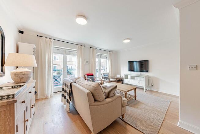 Living Room/Dining Room (1)