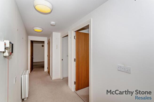 2 bed Apartment for sale Image 6