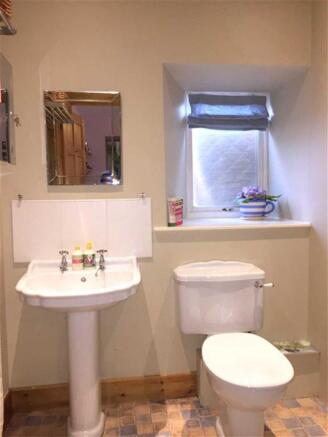 EN SUITE SHOWER ROOM
