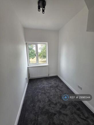3 bed End of Terrace to rent Image 4