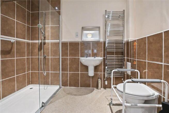 2 bed Apartment for sale Image 8