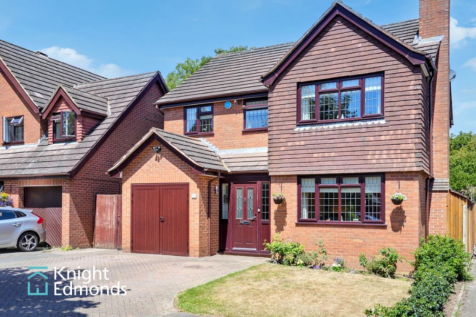 Macaulay Close, Larkfield, ME20