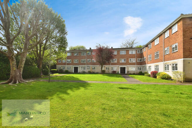 2-bed flat on Gainsborough Court, £320,000