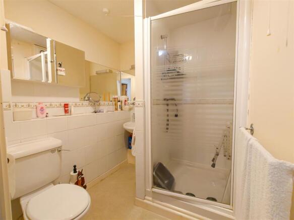 Bathroom.jpg