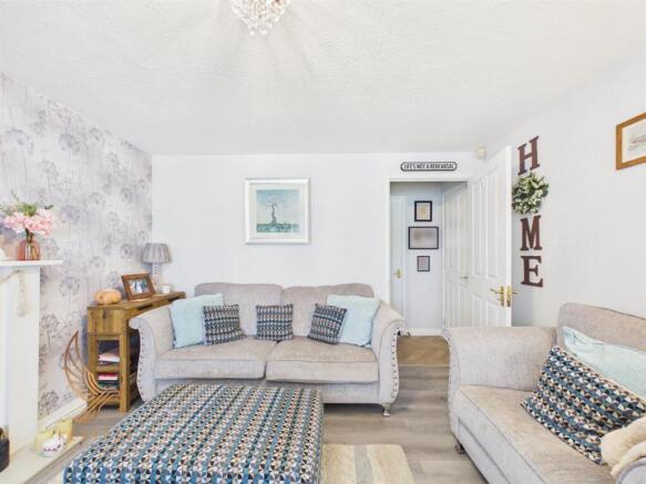 3 bed Terraced for sale Image 4