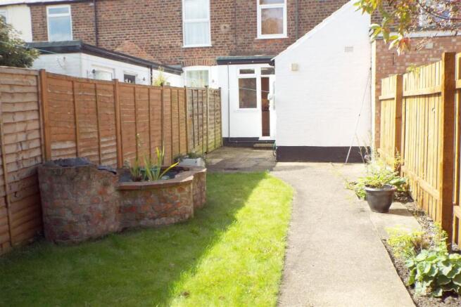 2 bed House to rent Image 10