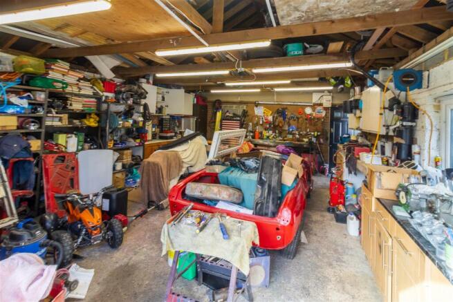 DOUBLE GARAGE